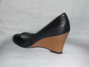 Chaussures compensées talon bois